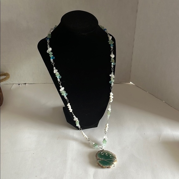 Handmade green geode with sea glass accents Necklace - Picture 5 of 13